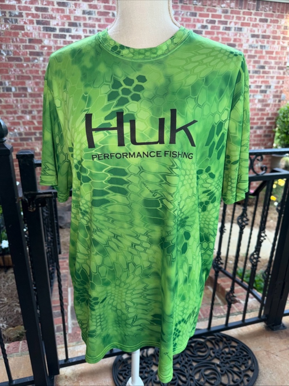Huk Performance Fishing Men’s Short Sleeve Green T Shirt Size large